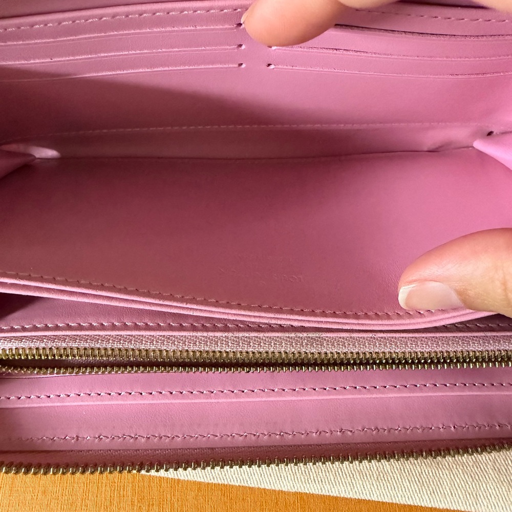 Louis Vuitton Pink Monogram Wallet - Picture 4 of 7